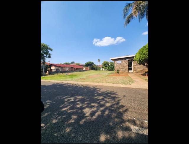 LAND FOR SALE IN LAUDIUM